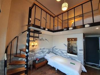 1 Bedroom, Mezzanine, Duplex, Family, City View