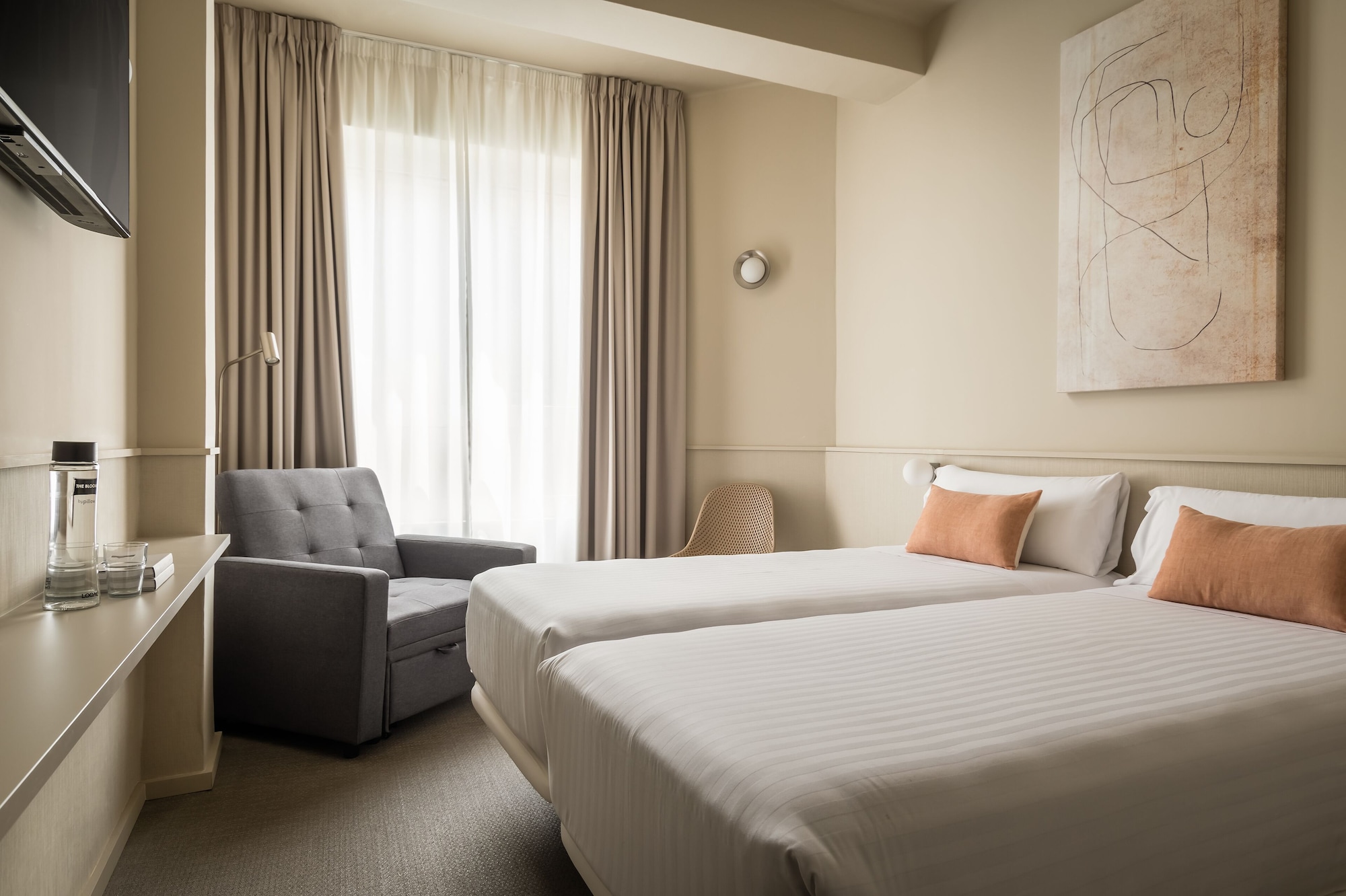 ROOM, TRIPLE