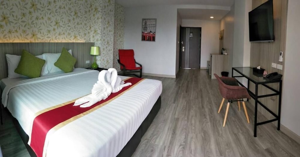 Embryo Hotel 17/76