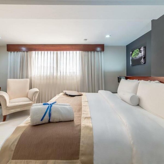 Hodelpa Gran Almirante Hotel & Casino 8/40