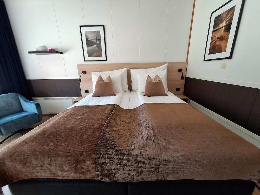 Tjeldsundbrua Hotel 17/50