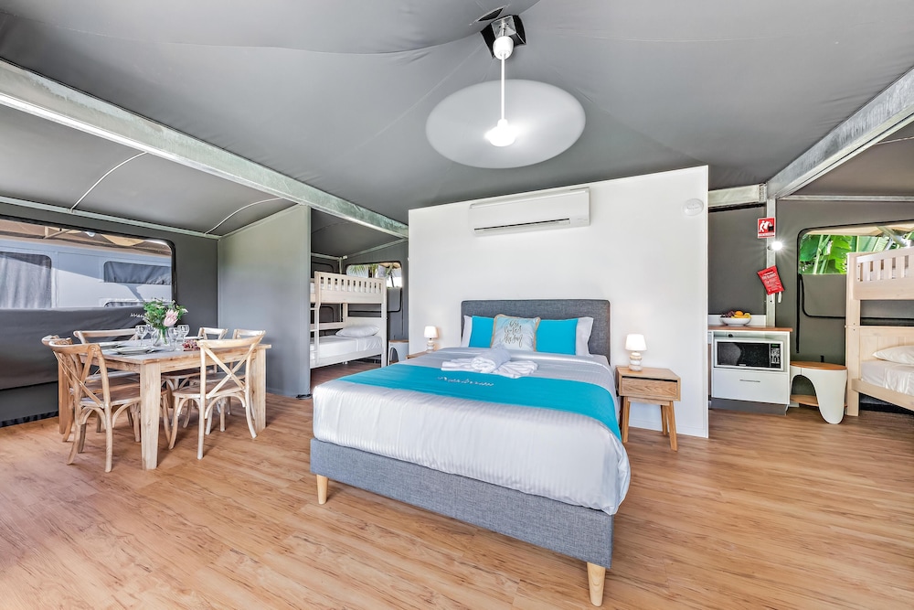 GLAMPING, TENT