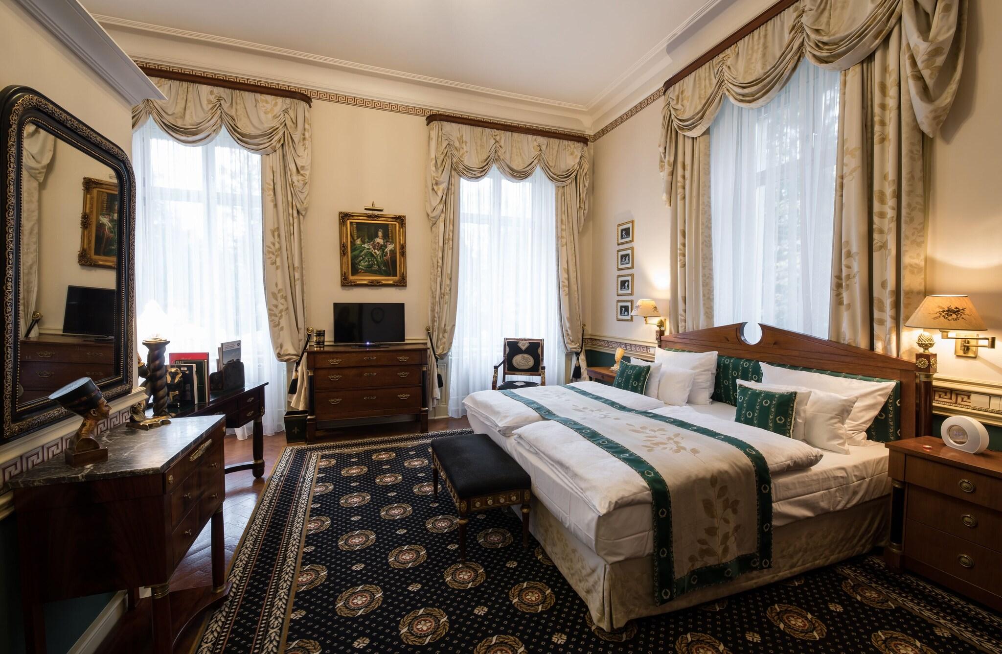 Suite, King Bed