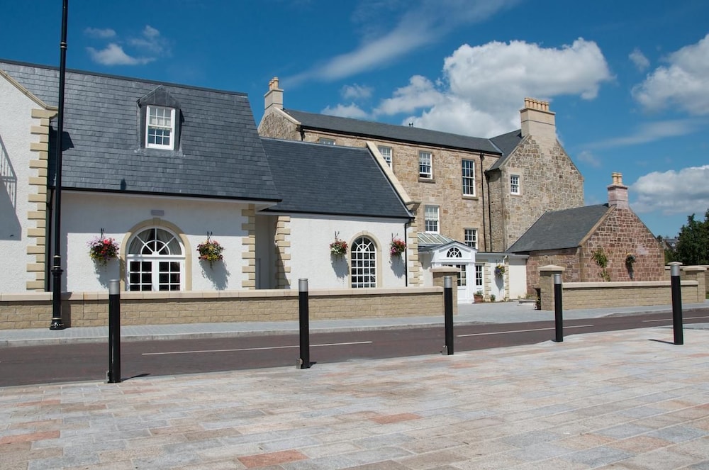 Dumfries Arms Hotel 17/19
