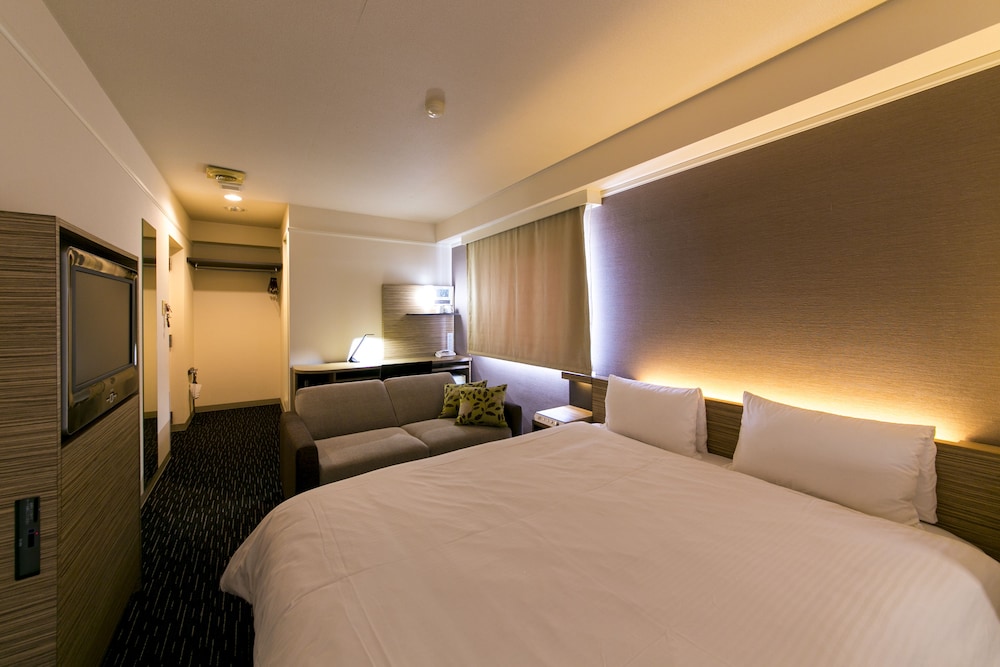 Plaza Hotel Toyota 6/49