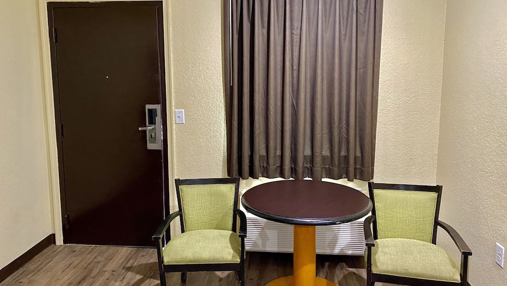 Travelers Inn 25/58