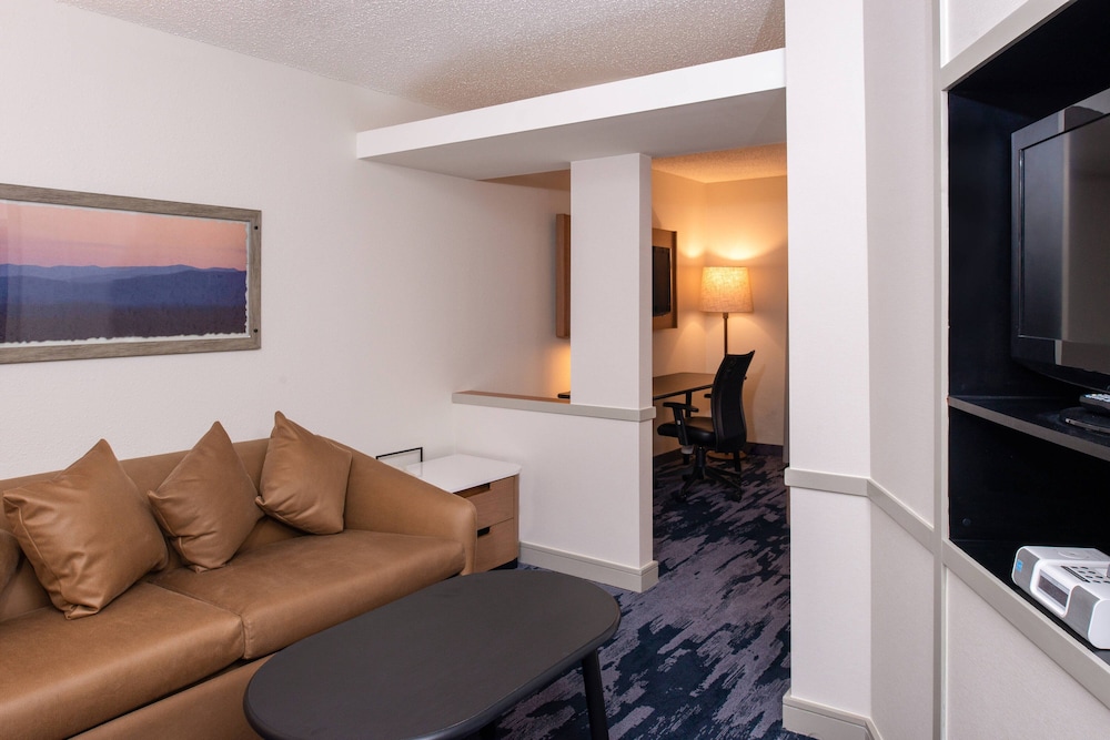 Fairfield Inn Suites By Marriott High Point Archdale 24/36