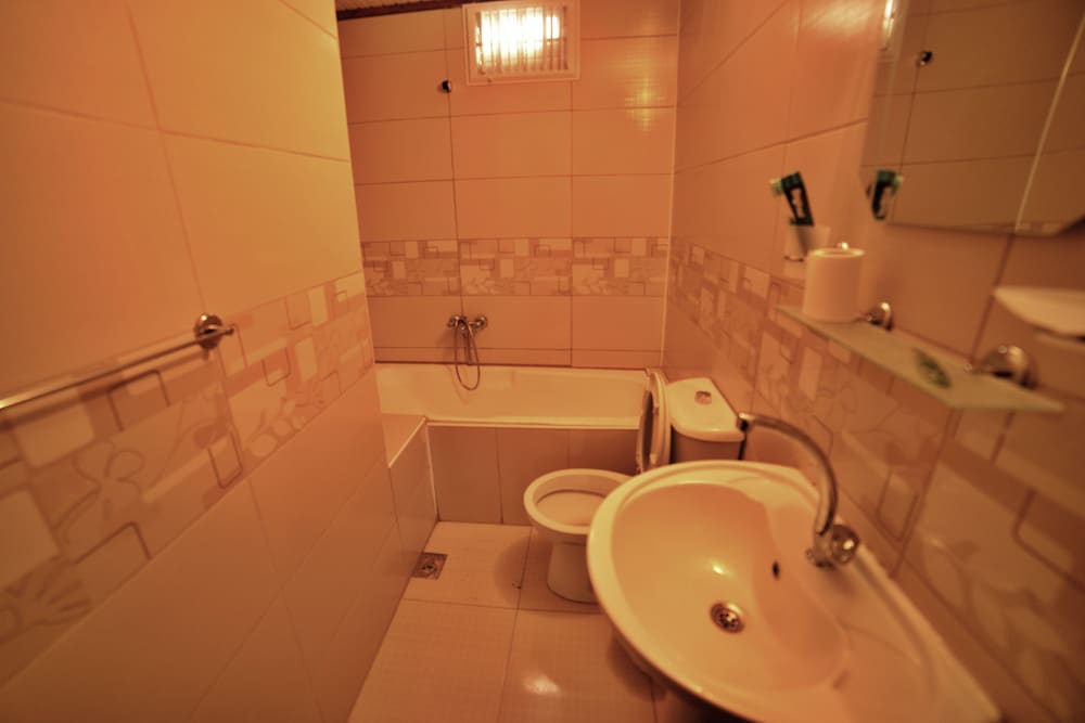 Peri Cave Hotel 52/54