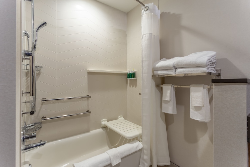 Fairfield Inn & Suites Franklin 16/34