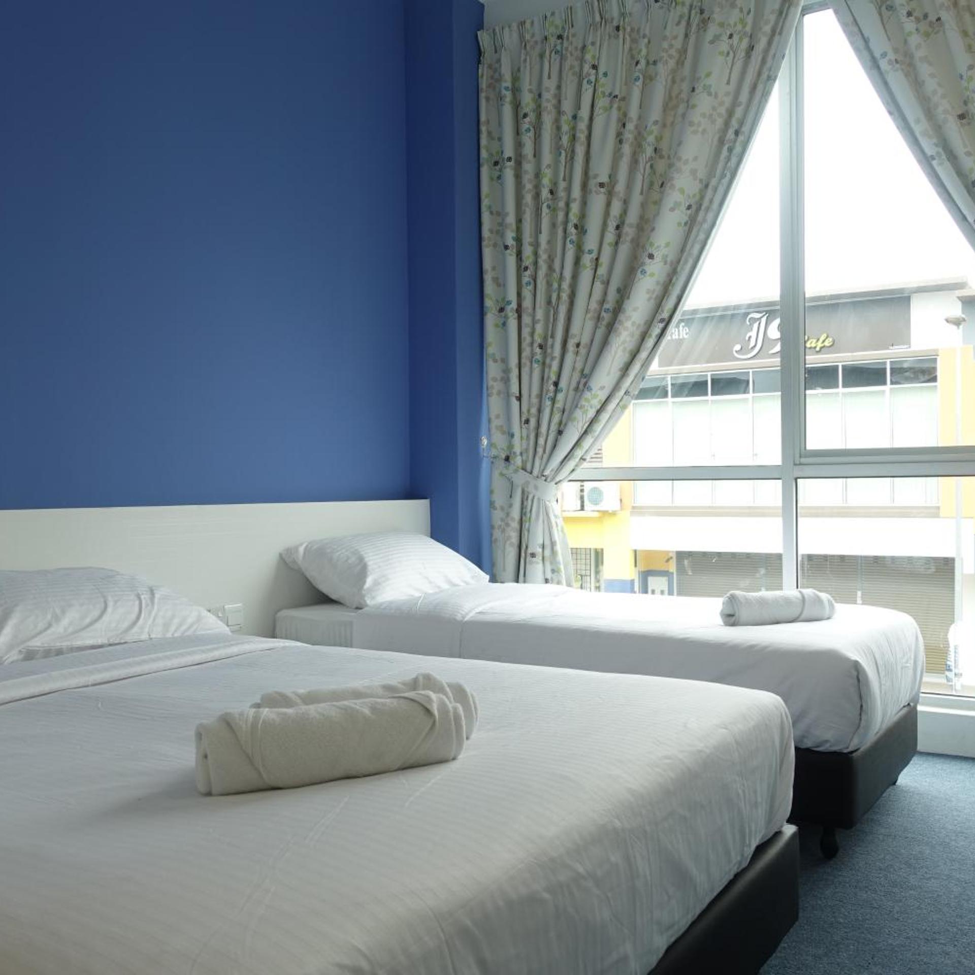 Lodge 10 Hotel 8/26
