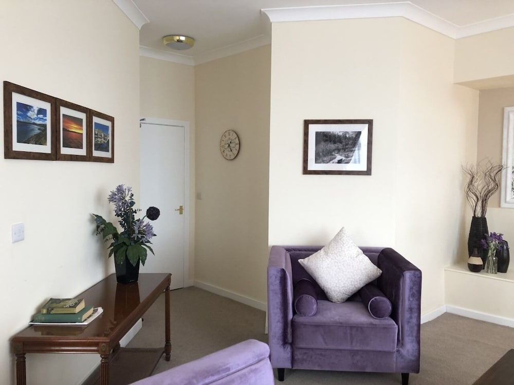 Royal Hotel Scarborough 42/74