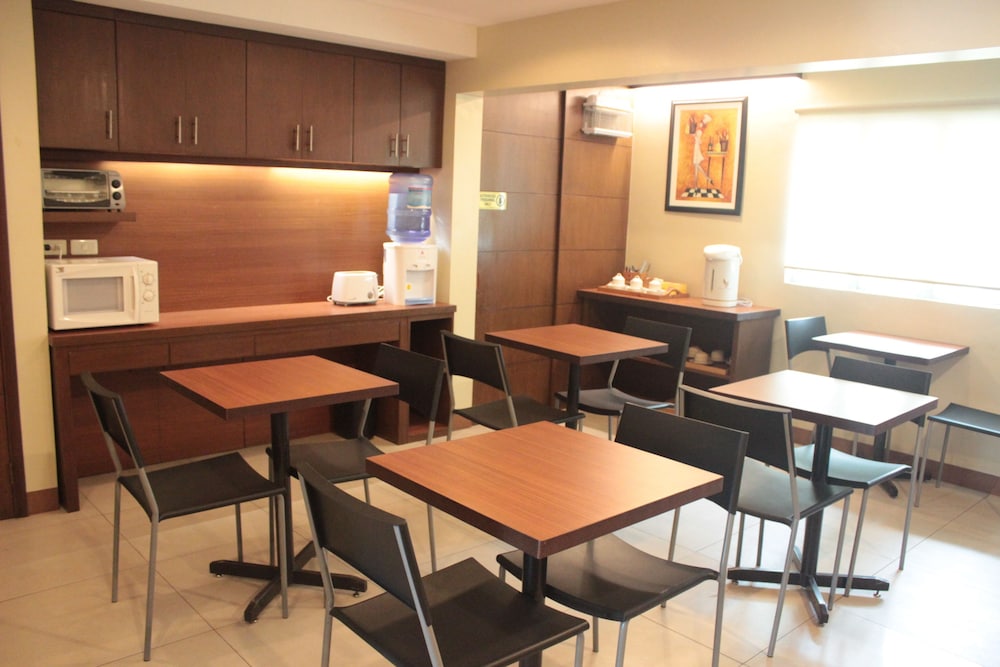 Joyce Apartelle Kalentong 33/49