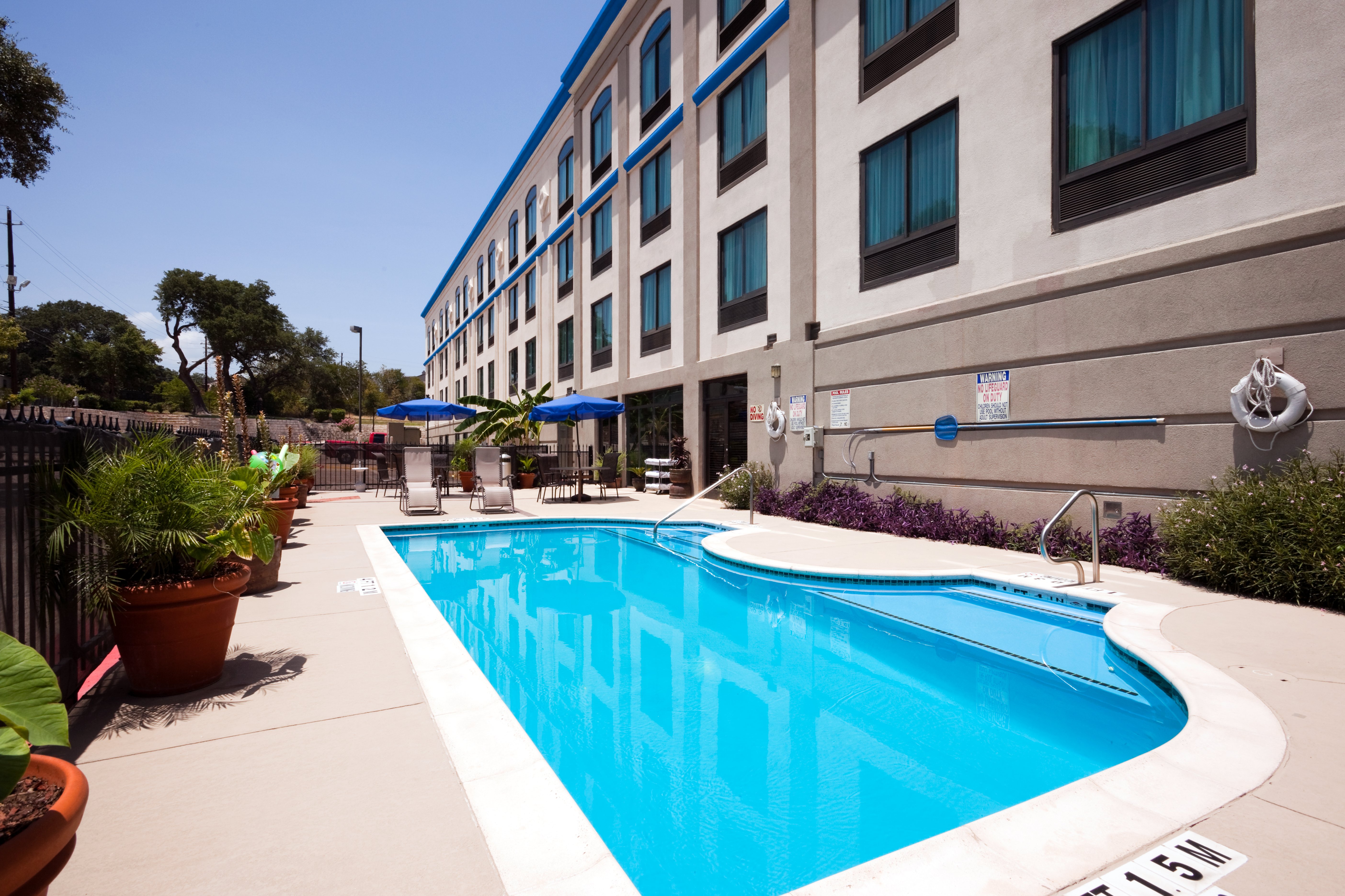Holiday Inn Express Austin North Central 10/65