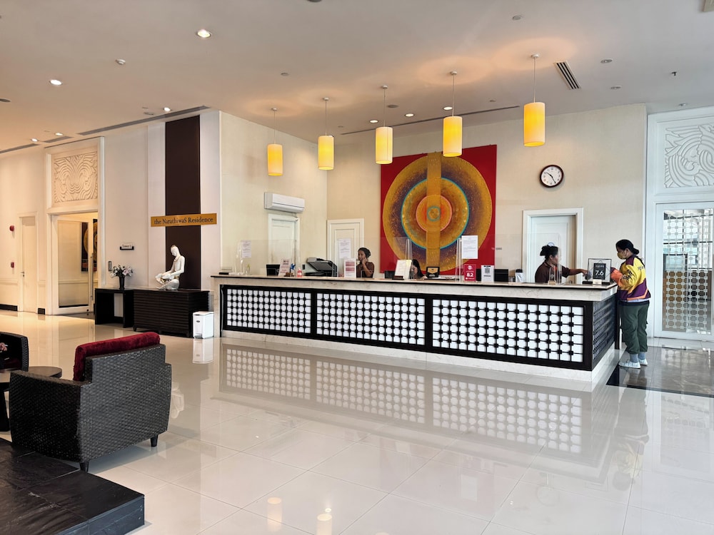 The Narathiwas Hotel and Residence Sathorn Bangkok 12/63