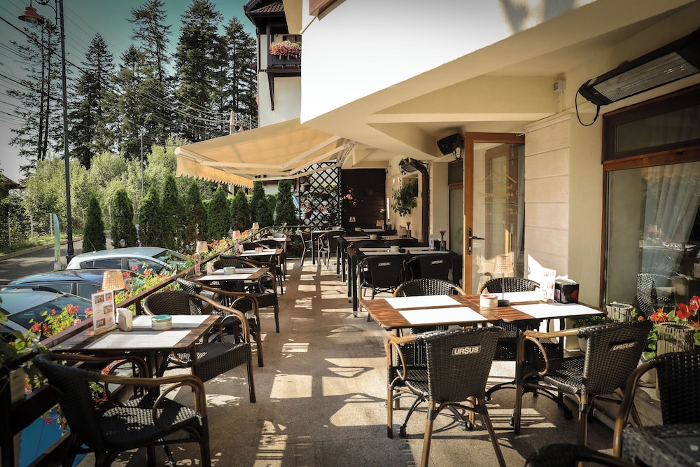 Hotel Marea Neagra 57/70