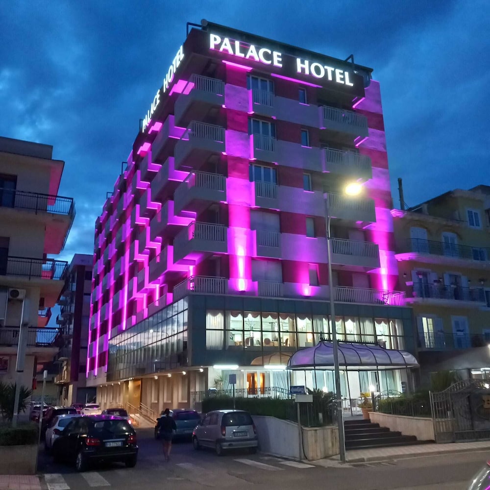 Palace Hotel 2/50
