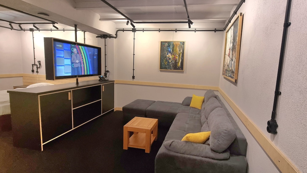 Art Hotel 158 22/29