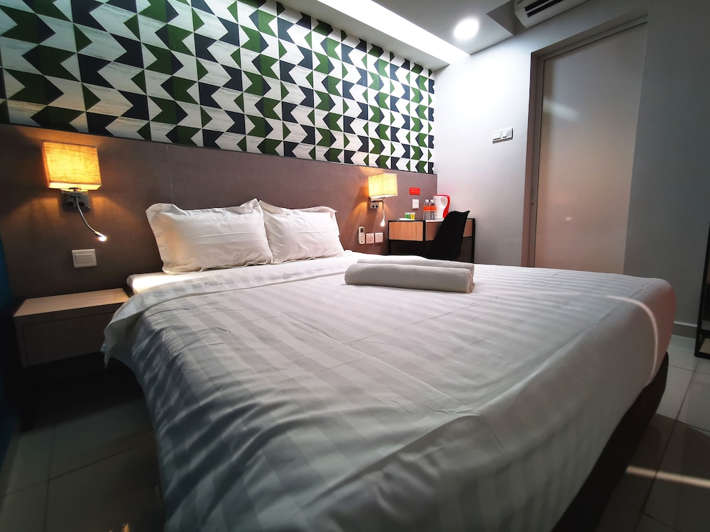 Sovotel Boutique Hotel @ Uptown 28 6/18