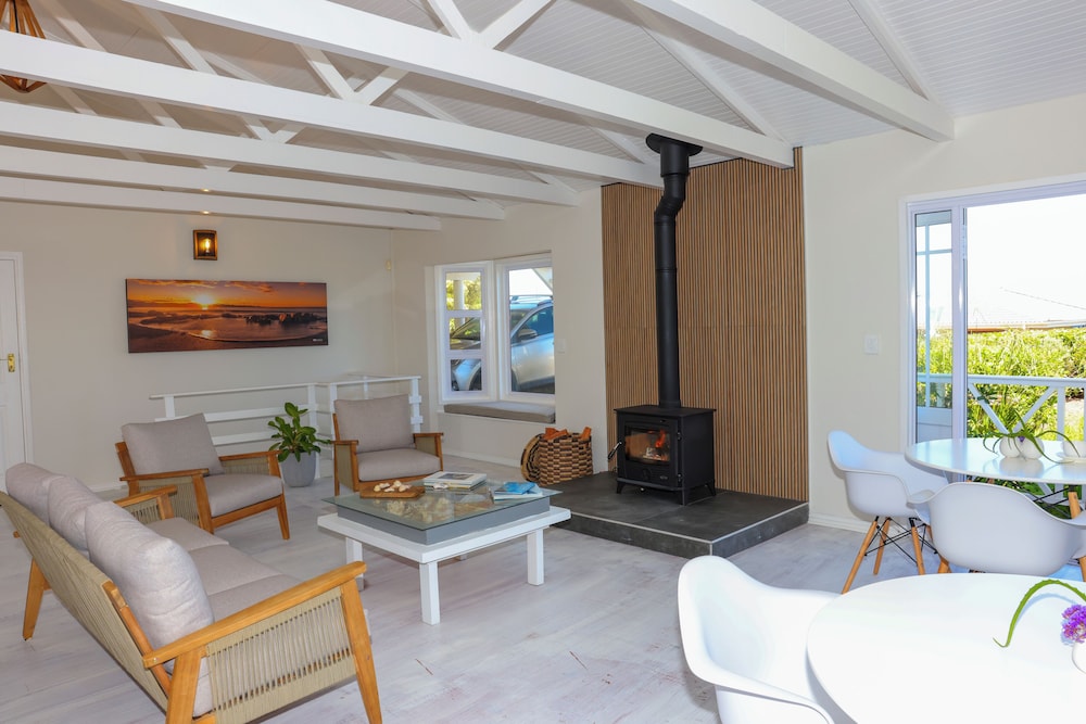 Brenton Beach House 27/50