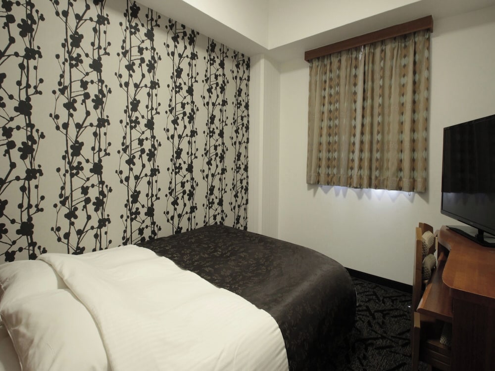 ROOM, DOUBLE BED, SMOKING