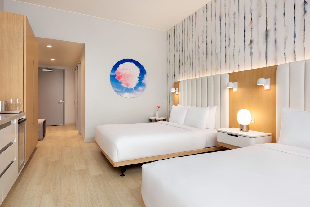 The Viv Anaheim a Tribute Portfolio Hotel 19/70