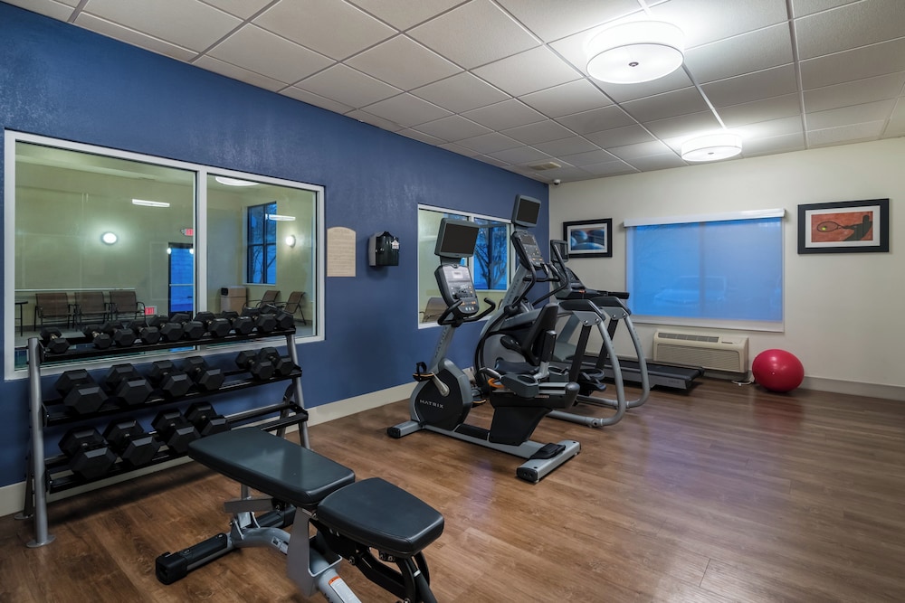 Holiday Inn Express & Suites Rocky Mount/Smith Mtn Lake 47/75