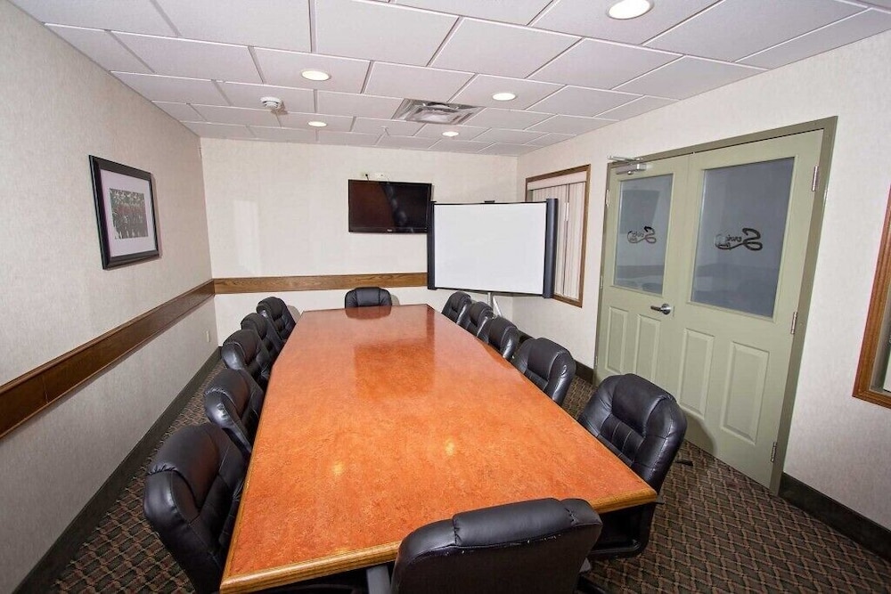 Service Plus Inns Suites Drayton Valley 35/37
