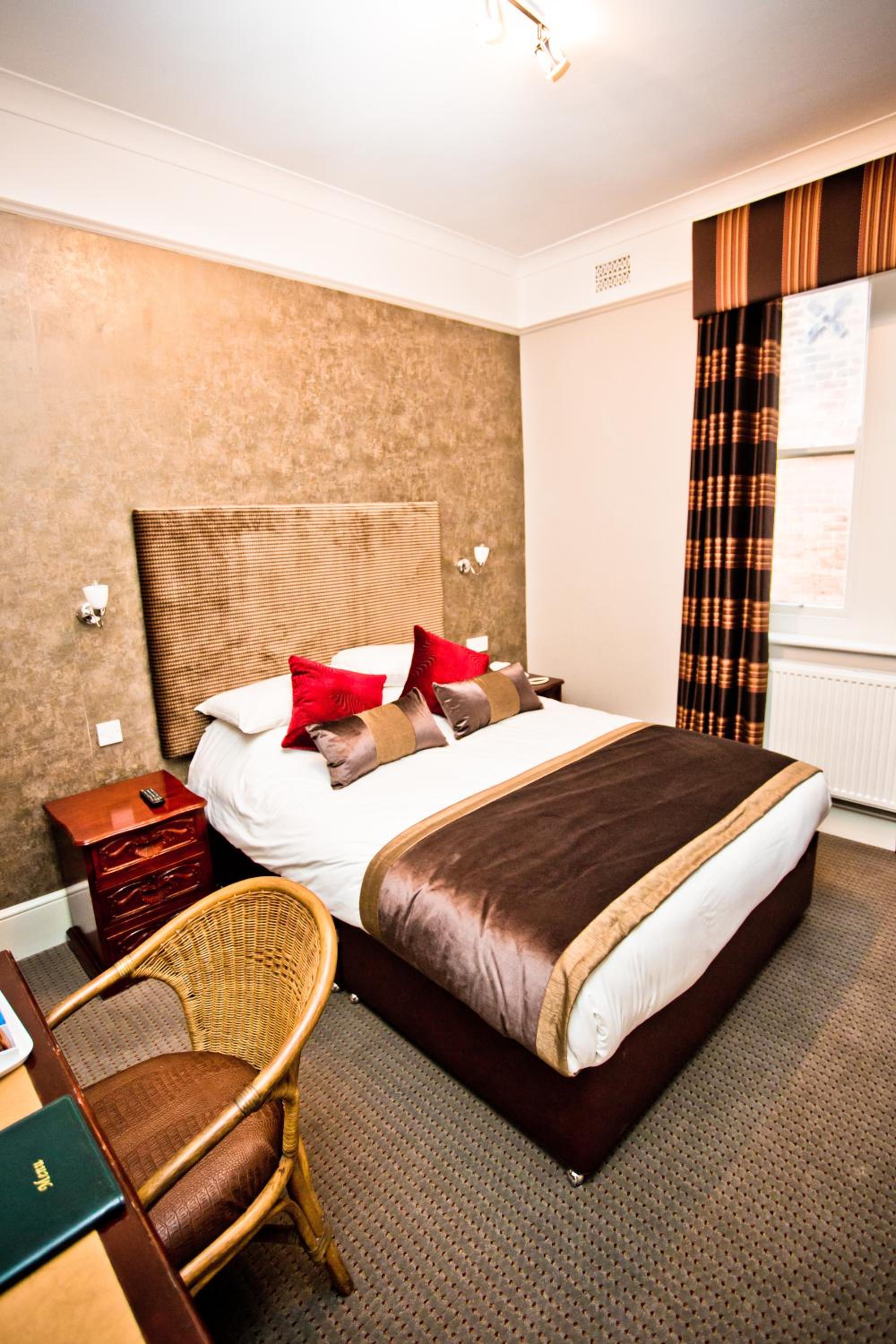 غرفة صغيرة مزدوجة، Wards Hotel 2/4