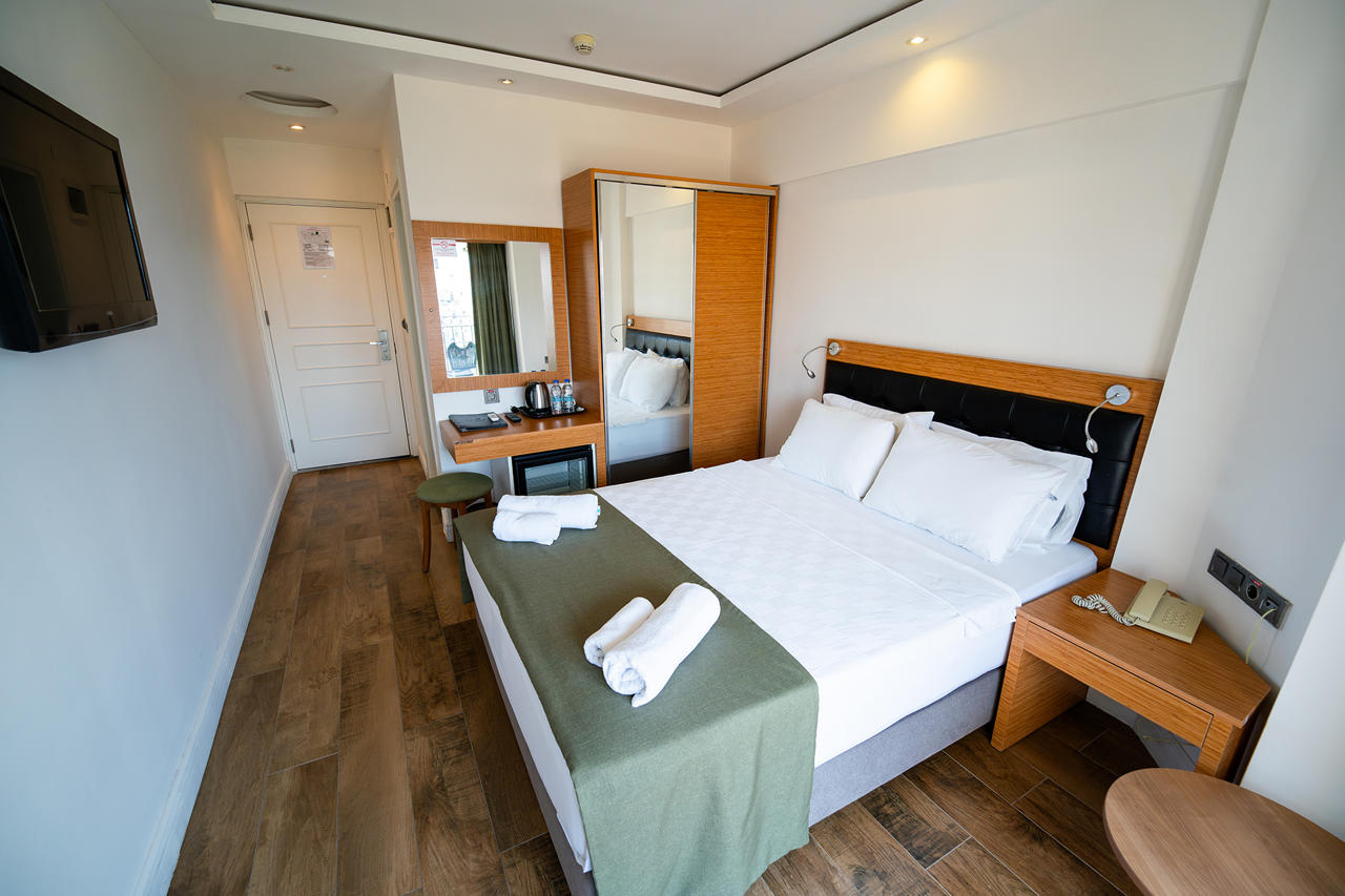 Aurasia Sea Side Hotel 30/63