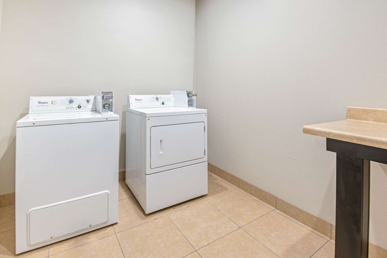 La Quinta Inn & Suites by Wyndham Weatherford OK 7/47