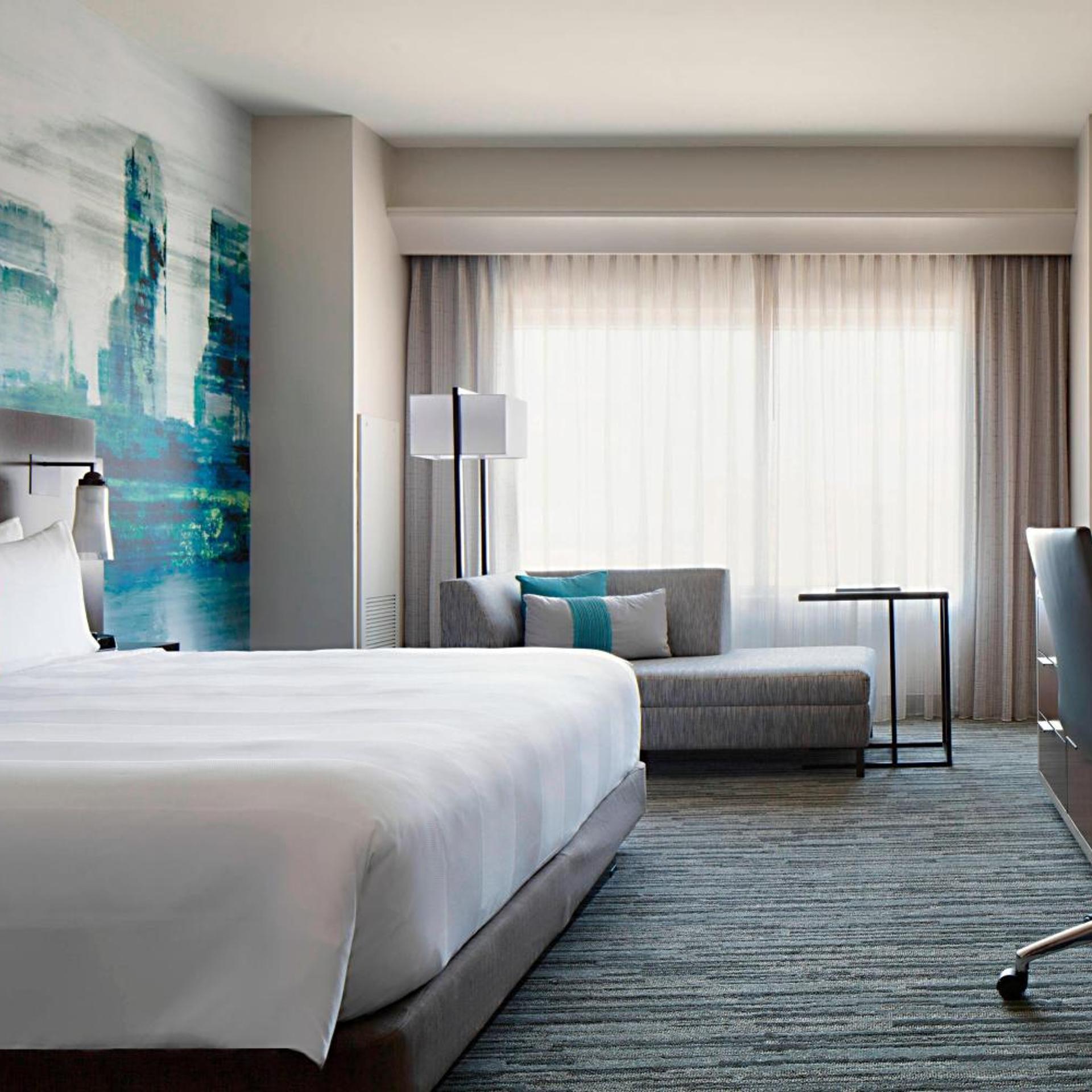 Room, King Bed, Skyline View