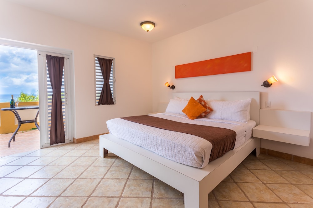 1 Bedroom, Suite, King Bed, Ocean View, Kitchen