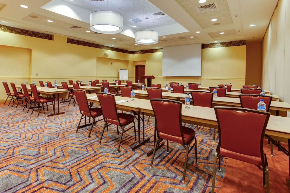 Druri Inn And Suites West Des Moines 34/45