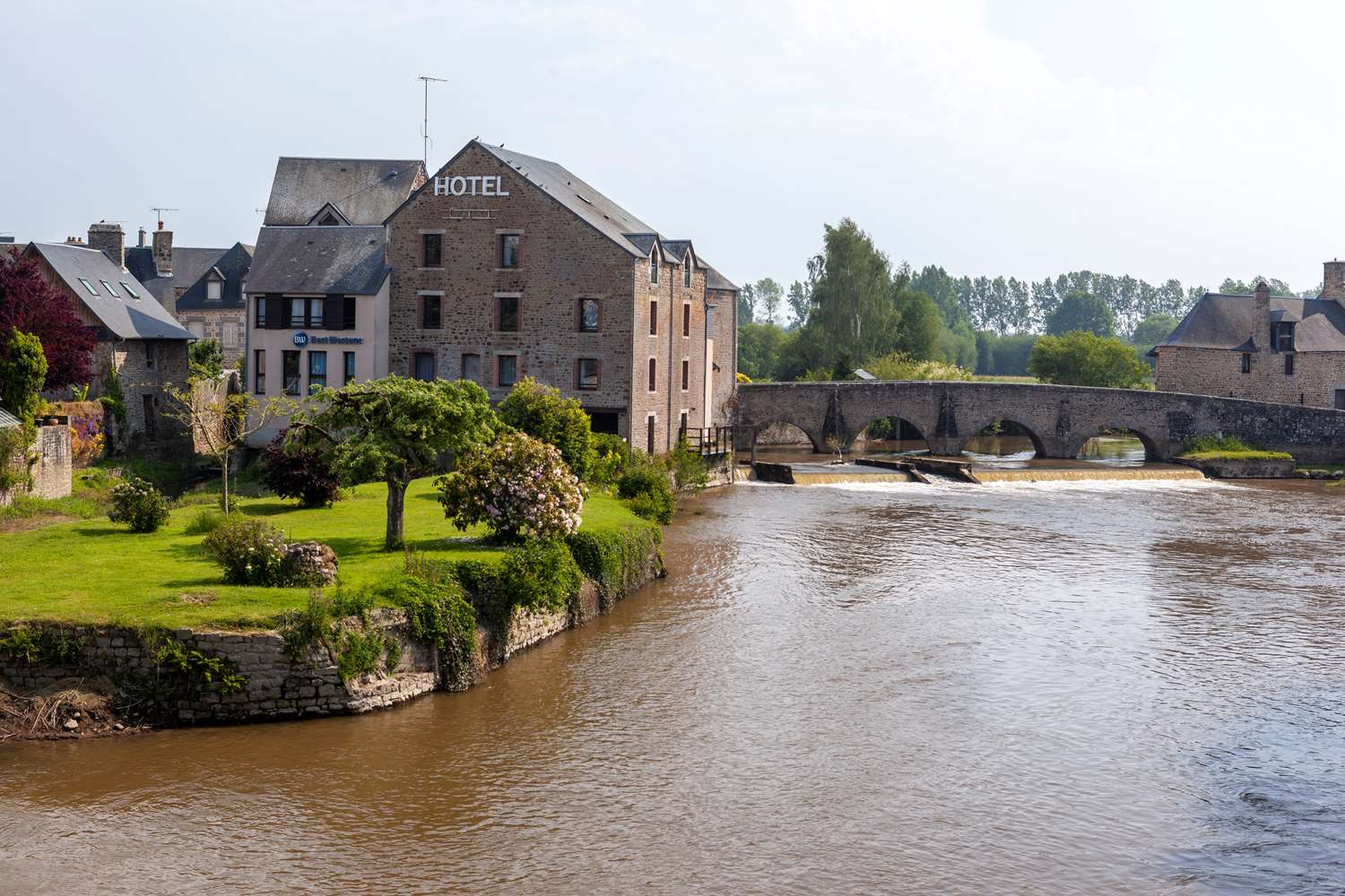 Best Western Le Moulin De Ducey 44/51