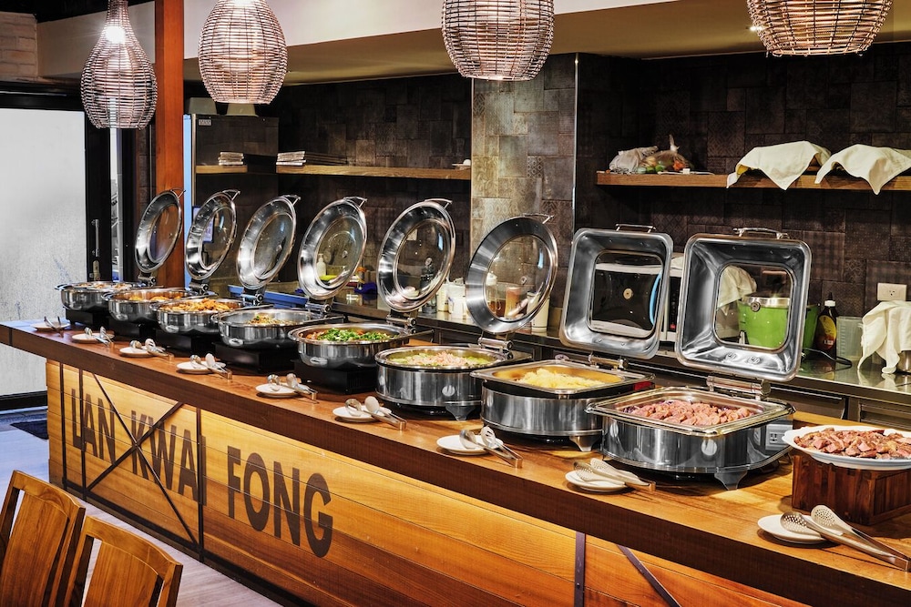 Lan Kwai Fong Garden Hotel 45/66