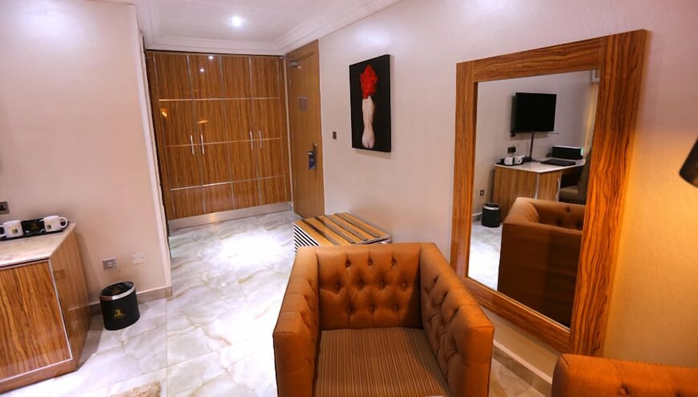 Wells Carlton Hotel and Apartment Abuja 39/57