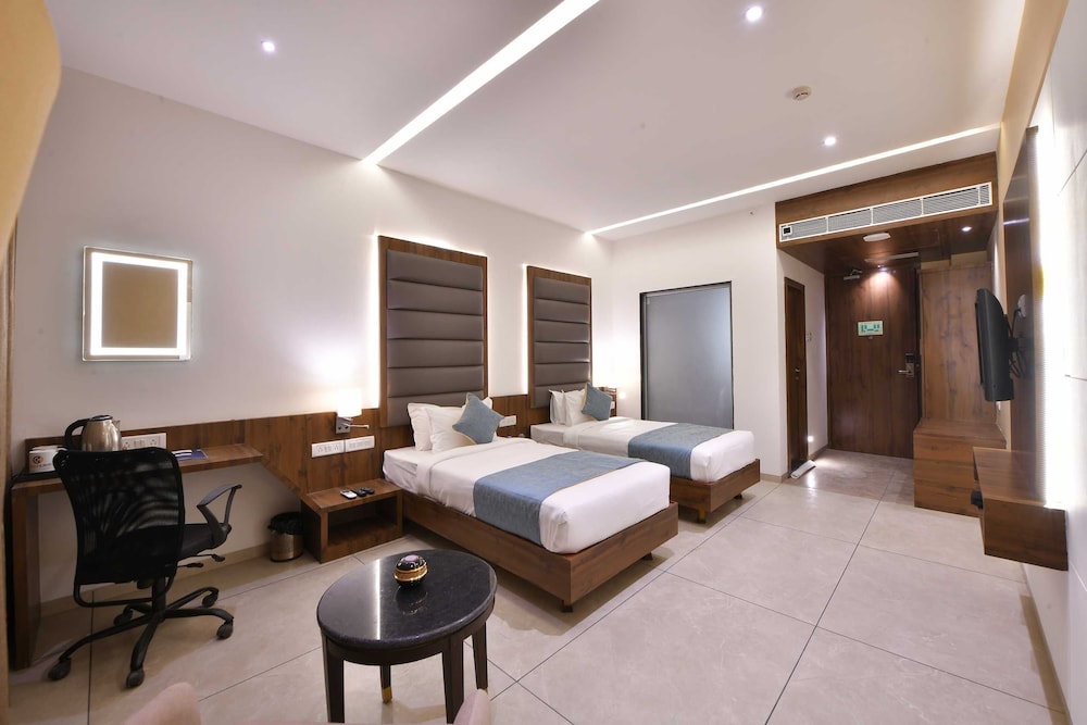 Palette - Hotel Royal Palace Morbi 17/50