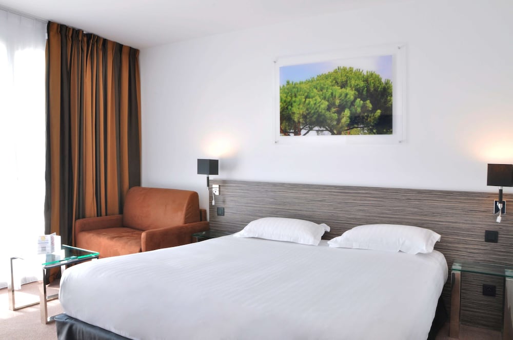 Golden Tulip La Baule 10/79