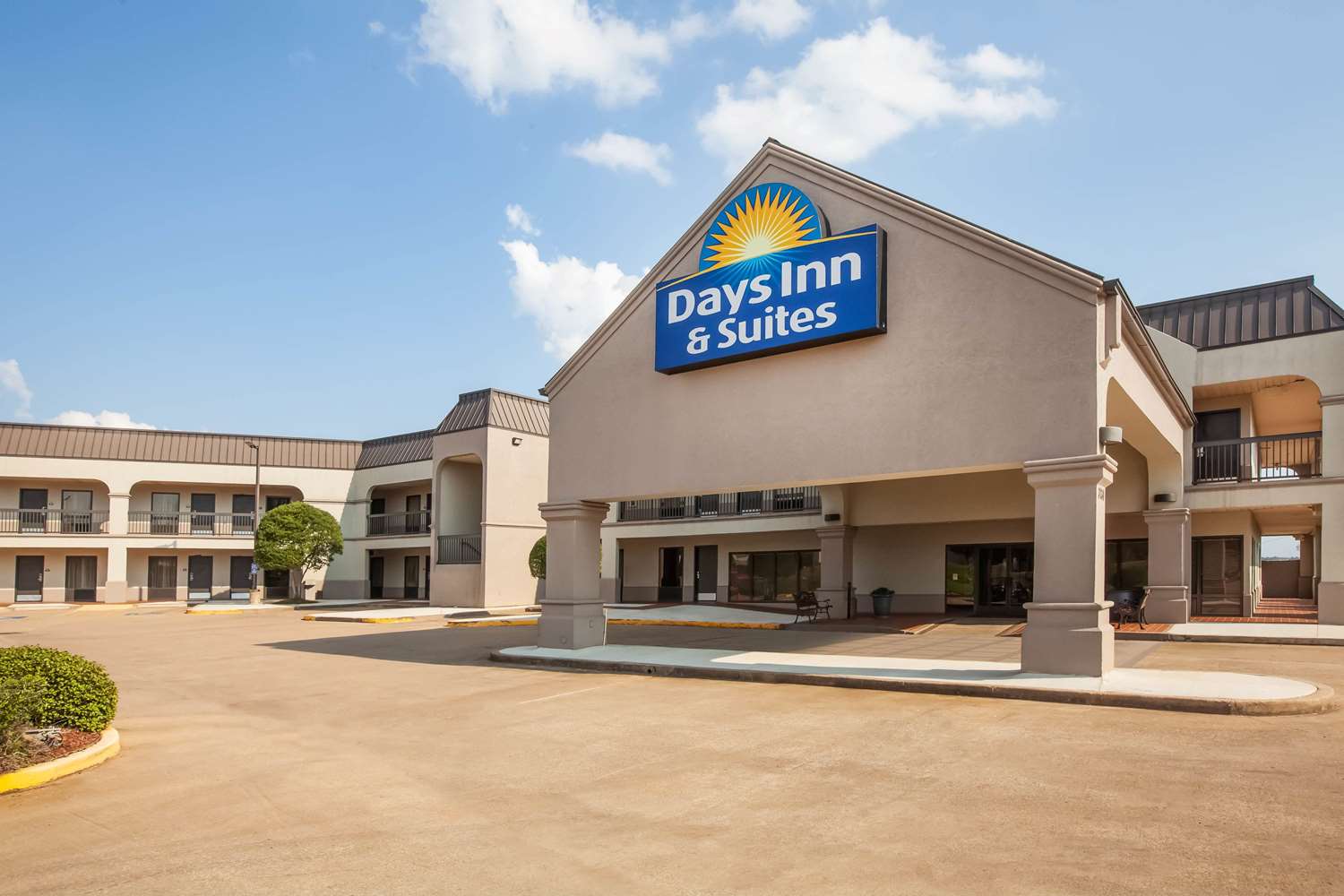 Days Inn & Suites by Wyndham Tyler 1/22