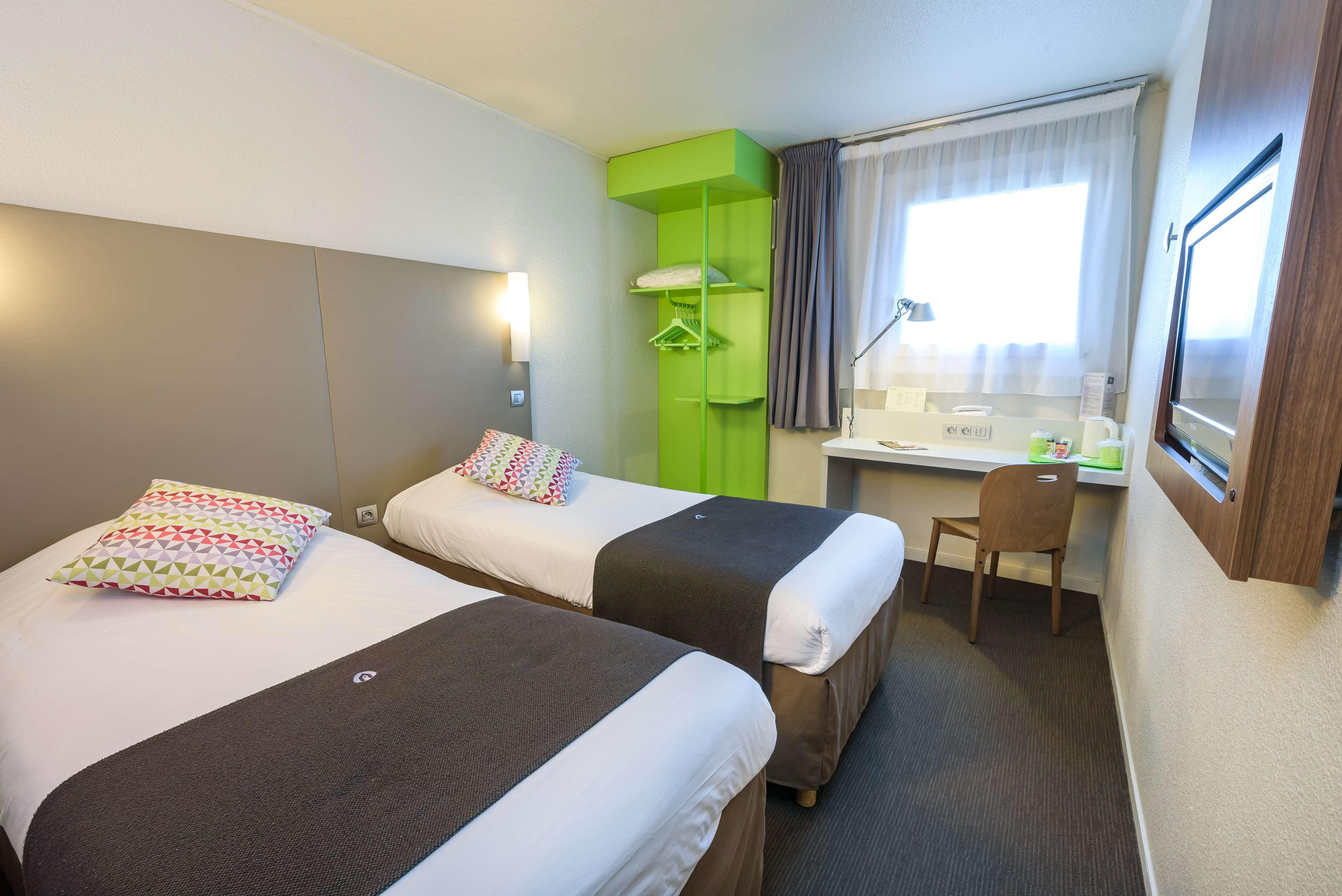 Next Generation, Twin Beds
