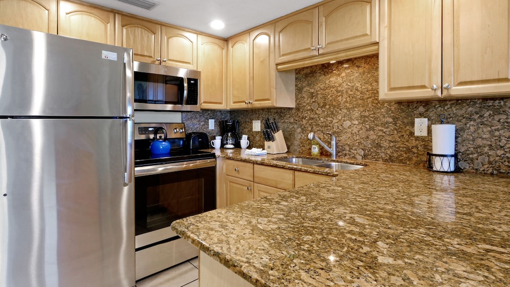 South Beach Condo Hotel 28/50