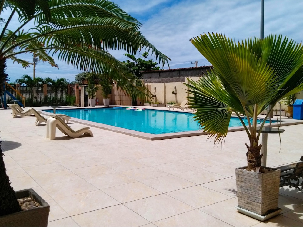 Golden Beach Hotel 82/86