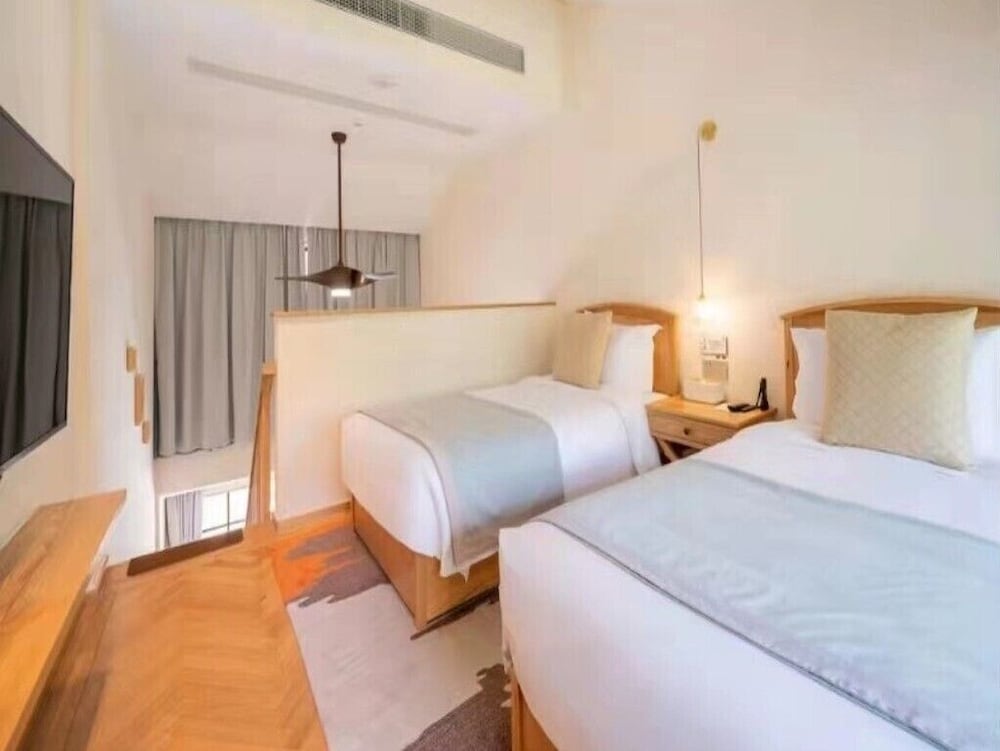 Comfort, Twin Beds, Lake View