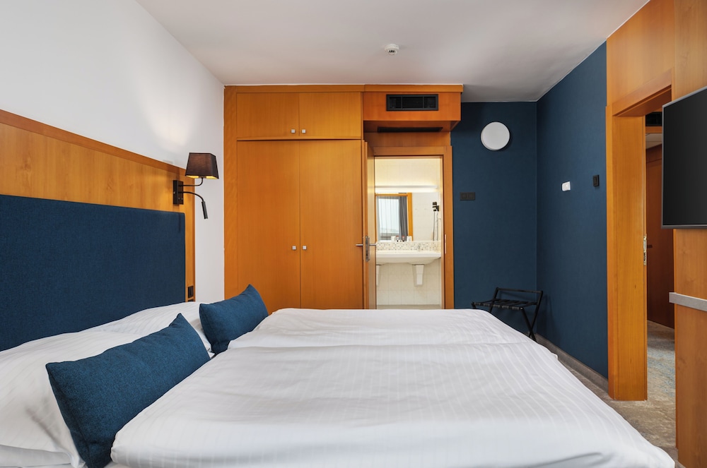 Family Suite, Pool Access