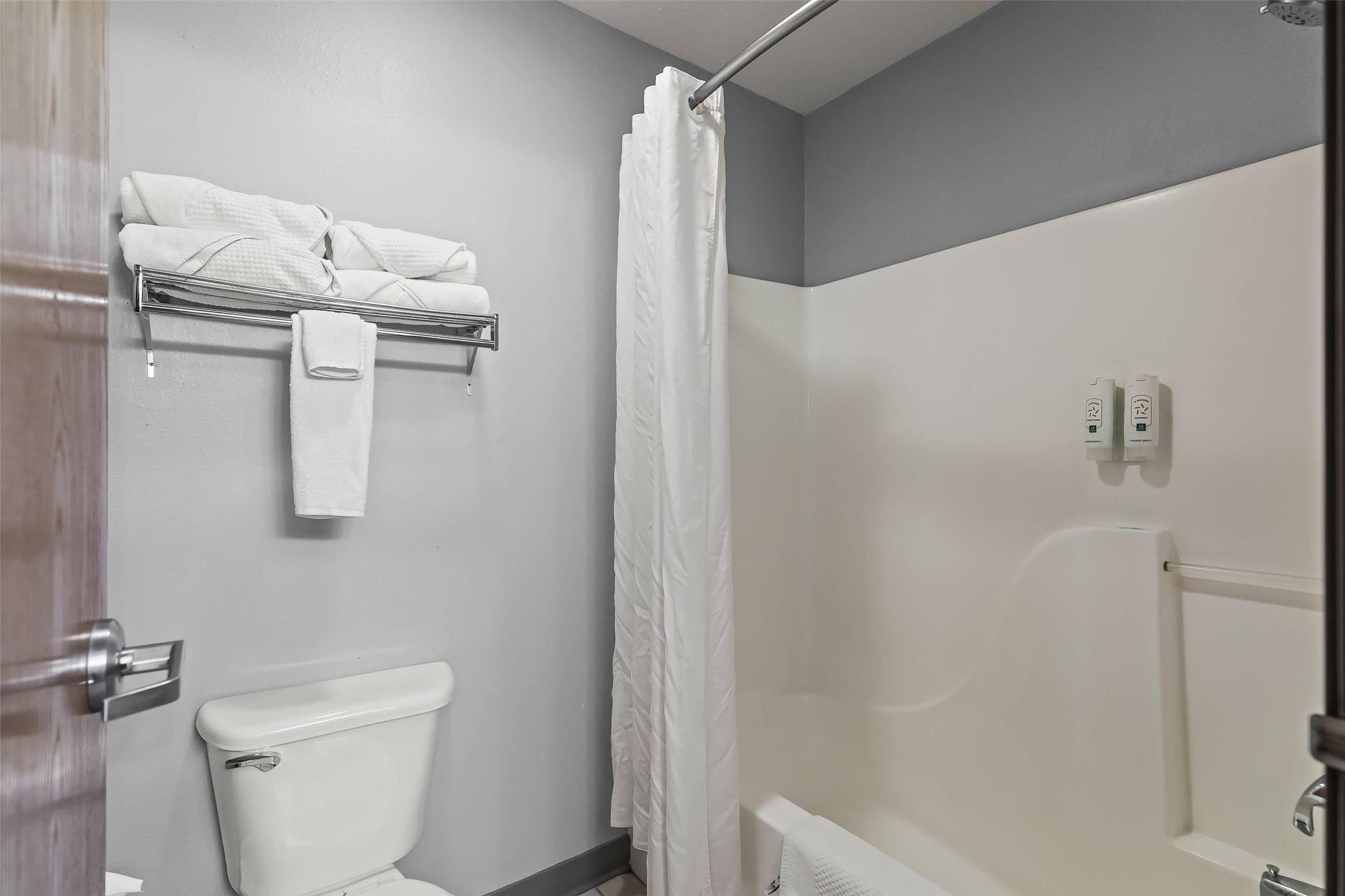 Quality Inn Suites Salina National Forest Area 33/34