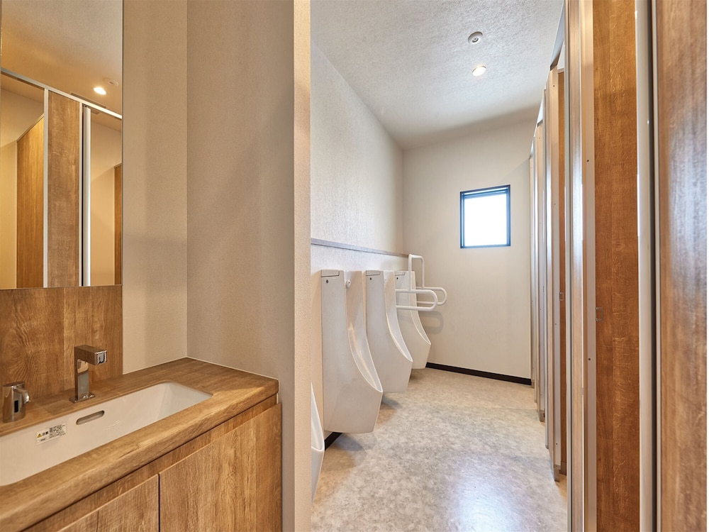 CAPSULE, MALE DORM, ADULT ONLY