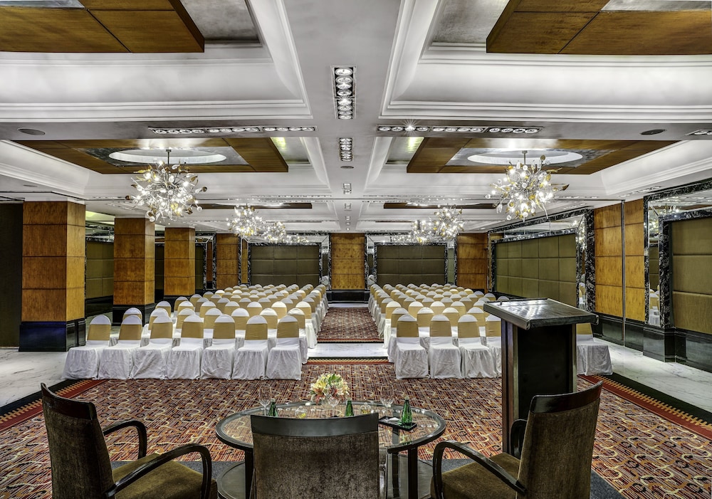 TAJ CLUB HOUSE 46/50