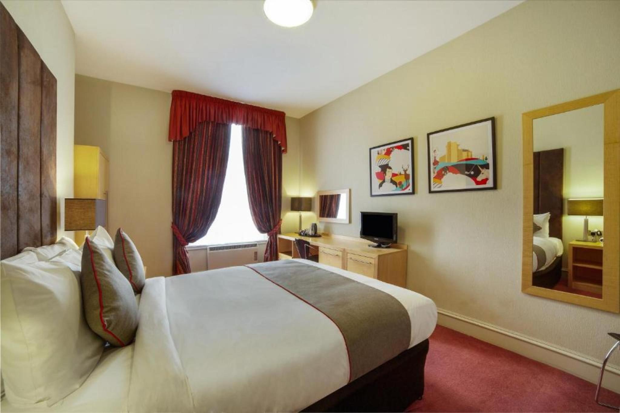 Deluxe Quad Suite