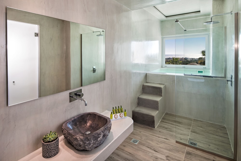Casa Vitae Suites 60/60