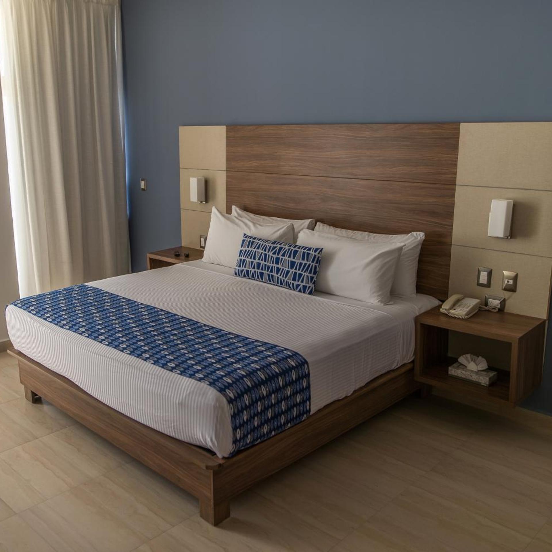 غرفة قياسية بسرير كوين بإطلالة على البحر، Ocean View Beach Hotel 3/8